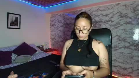 Snapshot of camila_iroose chatting on February 2026 02:04:02 AM Camila Roose online show from February 2026 02:04:02 AM