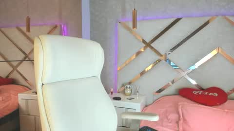 Snapshot of camila_vv chatting on April 2026 10:43:01 PM camila online show from April 2026 10:43:01 PM