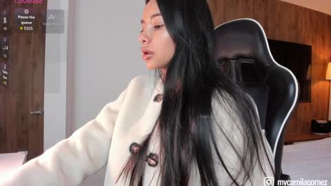 Camila online show from September 2025 10:09:01 PM