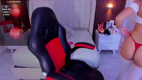 CAMILA  online show from September 2025 12:49:02 PM