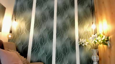camila manzur online show from June 2026 10:25:01 PM