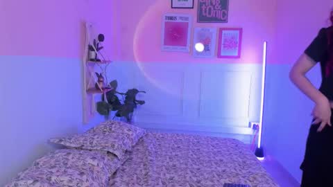 Camila  online show from September 2025 03:39:02 PM