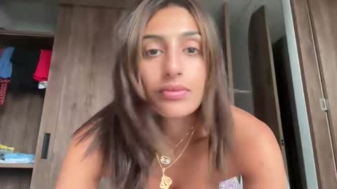 camiliakxoxo online show from June 2026 01:15:01 PM