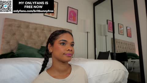 Snapshot of camilitasu chatting on February 2025 01:09:02 PM Brit online show from February 2025 01:09:02 PM