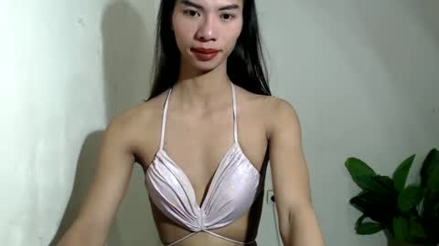 Camilla online show from December 2024 02:00:01 PM