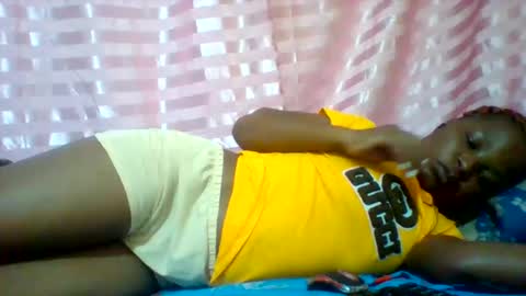 Snapshot of camillah_sweet chatting on April 2026 04:21:01 AM camillah_sweet online show from April 2026 04:21:01 AM