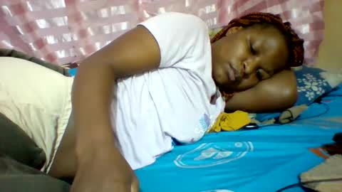 Snapshot of camillah_sweet chatting on April 2026 11:43:02 PM camillah_sweet online show from April 2026 11:43:02 PM