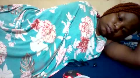 Snapshot of camillah_sweet chatting on May 2026 04:45:01 PM camillah_sweet online show from May 2026 04:45:01 PM