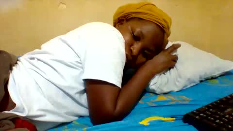Snapshot of camillah_sweet chatting on May 2026 08:28:02 PM camillah_sweet online show from May 2026 08:28:02 PM
