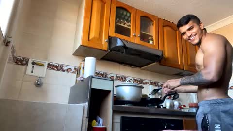 camilo_contre21 online show from January 2025 09:39:02 PM