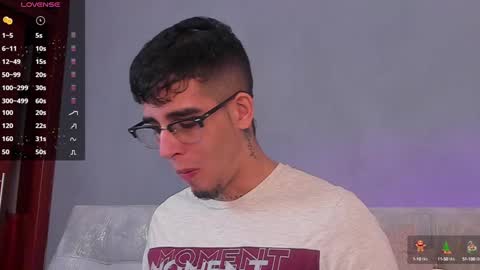 Snapshot of camilo_ospina_ chatting on December 2024 11:06:02 PM INDEPENDENT MODEL online show from December 2024 11:06:02 PM