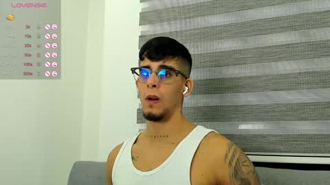 Snapshot of camilo_ospina_ chatting on January 2025 01:44:01 AM INDEPENDENT MODEL online show from January 2025 01:44:01 AM