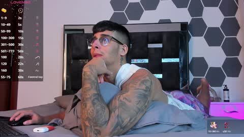 Snapshot of camilo_ospina_ chatting on February 2025 02:44:02 AM INDEPENDENT MODEL online show from February 2025 02:44:02 AM