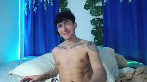 Snapshot of camilo_xcam chatting on February 2025 04:29:01 PM CAMILO online show from February 2025 04:29:01 PM