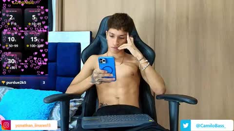 Snapshot of camilobass_ chatting on November 2025 01:04:01 AM Camilo Bass online show from November 2025 01:04:01 AM