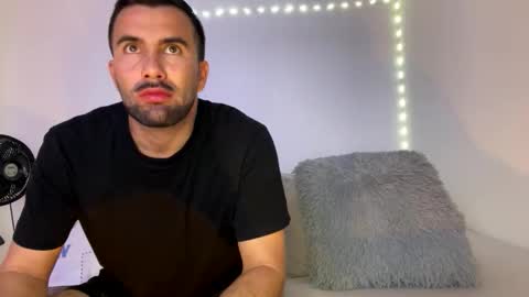 camilor_30 online show from February 2026 10:32:01 AM