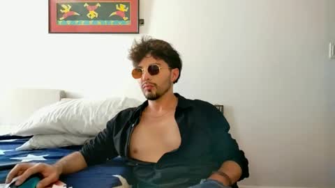 Snapshot of camilosaennz chatting on November 2025 07:03:02 PM camilo online show from November 2025 07:03:02 PM