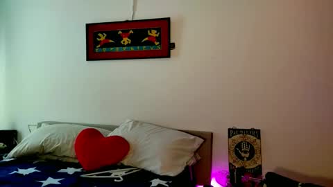 Snapshot of camilosaennz chatting on November 2025 05:40:02 PM camilo online show from November 2025 05:40:02 PM