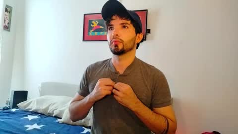 Snapshot of camilosaennz chatting on December 2025 01:49:02 PM camilo online show from December 2025 01:49:02 PM