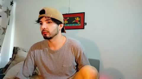 Snapshot of camilosaennz chatting on December 2025 01:06:01 PM camilo online show from December 2025 01:06:01 PM