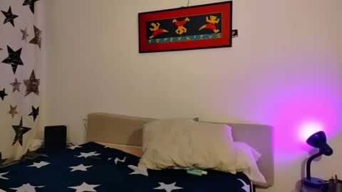 Snapshot of camilosaennz chatting on December 2025 01:46:02 AM camilo online show from December 2025 01:46:02 AM