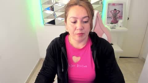 camixxx_m online show from January 2026 01:35:02 PM