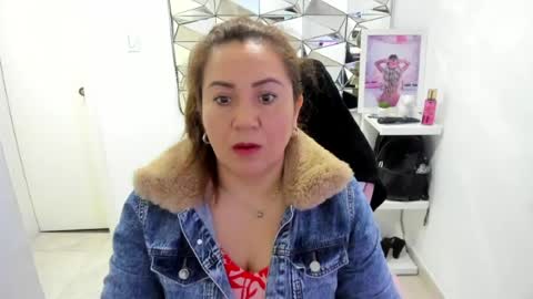 camixxx_m online show from May 2026 12:21:02 PM