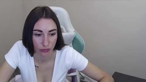 Snapshot of cammila_horn chatting on October 2025 06:02:02 AM cammila horn online show from October 2025 06:02:02 AM