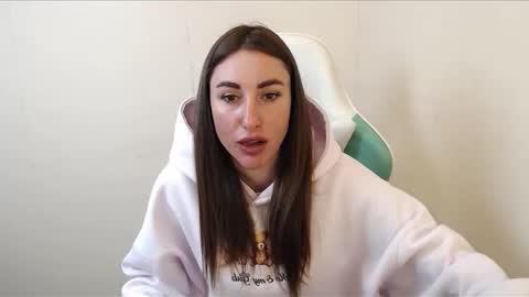 Snapshot of cammila_horn chatting on October 2025 12:17:02 PM cammila horn online show from October 2025 12:17:02 PM