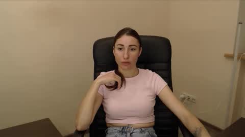 Snapshot of cammila_horn chatting on December 2025 12:33:02 PM cammila horn online show from December 2025 12:33:02 PM