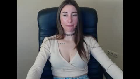 Snapshot of cammila_horn chatting on December 2025 06:15:01 PM cammila horn online show from December 2025 06:15:01 PM