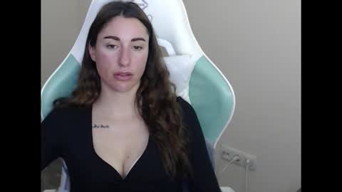 Snapshot of cammila_horn chatting on January 2026 05:27:02 PM cammila horn online show from January 2026 05:27:02 PM