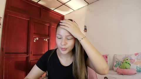 Candase online show from May 2026 07:52:01 PM