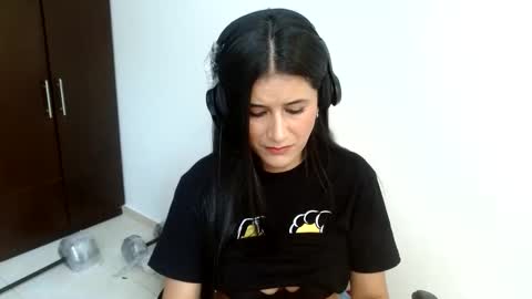 Carolina online show from December 2025 03:39:02 PM