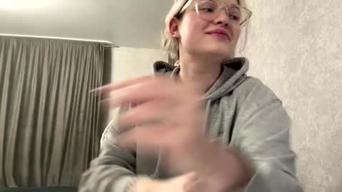 candelariahile online show from February 2026 02:12:02 PM