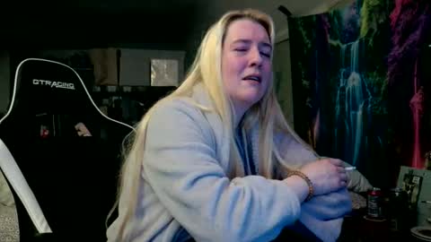 Candi online show from May 2026 02:06:01 AM