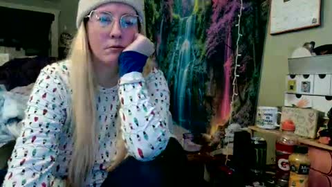 Candi online show from May 2026 06:04:02 PM
