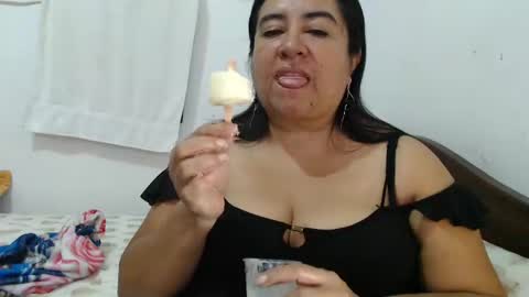 Snapshot of candy_candi chatting on December 2024 03:37:02 AM lucy online show from December 2024 03:37:02 AM