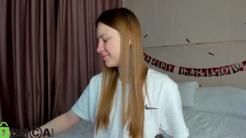 Candy online show from October 2025 01:08:02 AM