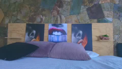 Jolie online show from November 2025 08:21:01 PM