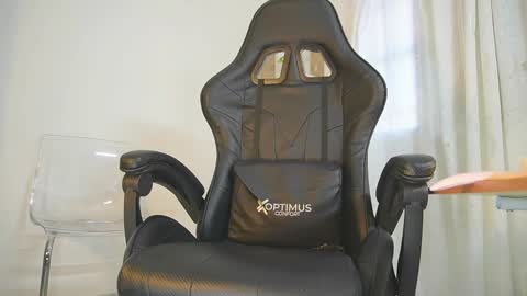 Snapshot of candy_hes chatting on February 2026 09:35:01 PM Nickol online show from February 2026 09:35:01 PM