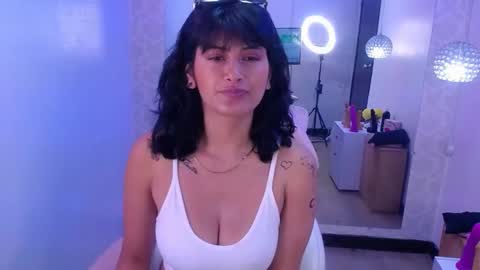 Snapshot of candy_lux_ chatting on January 2025 04:40:01 PM Candy online show from January 2025 04:40:01 PM