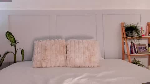 Naty online show from September 2025 06:08:02 PM