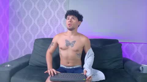 candy_twinkboy online show from June 2026 01:17:01 AM