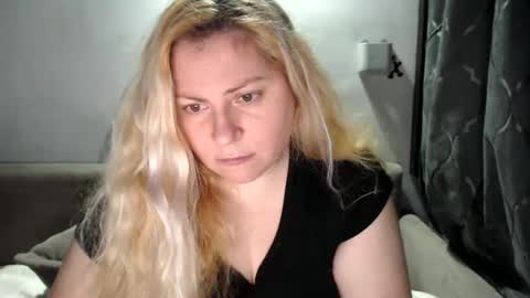 Snapshot of candycream74 chatting on January 2025 03:39:02 PM Laura online show from January 2025 03:39:02 PM