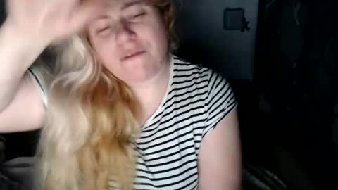 Snapshot of candycream74 chatting on January 2025 02:25:02 PM Laura online show from January 2025 02:25:02 PM