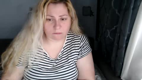 Snapshot of candycream74 chatting on January 2025 09:48:01 AM Laura online show from January 2025 09:48:01 AM