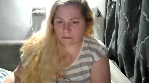 Snapshot of candycream74 chatting on February 2025 02:48:02 AM Laura online show from February 2025 02:48:02 AM