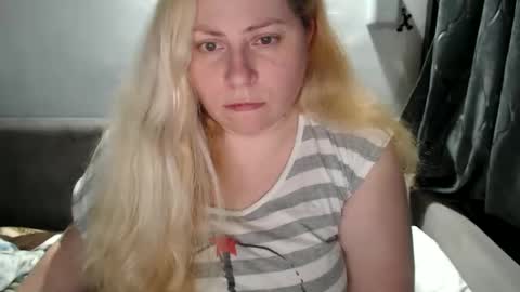 Snapshot of candycream74 chatting on February 2025 07:25:01 PM Laura online show from February 2025 07:25:01 PM