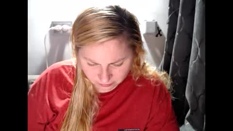 Snapshot of candycream74 chatting on February 2025 07:27:01 PM Laura online show from February 2025 07:27:01 PM